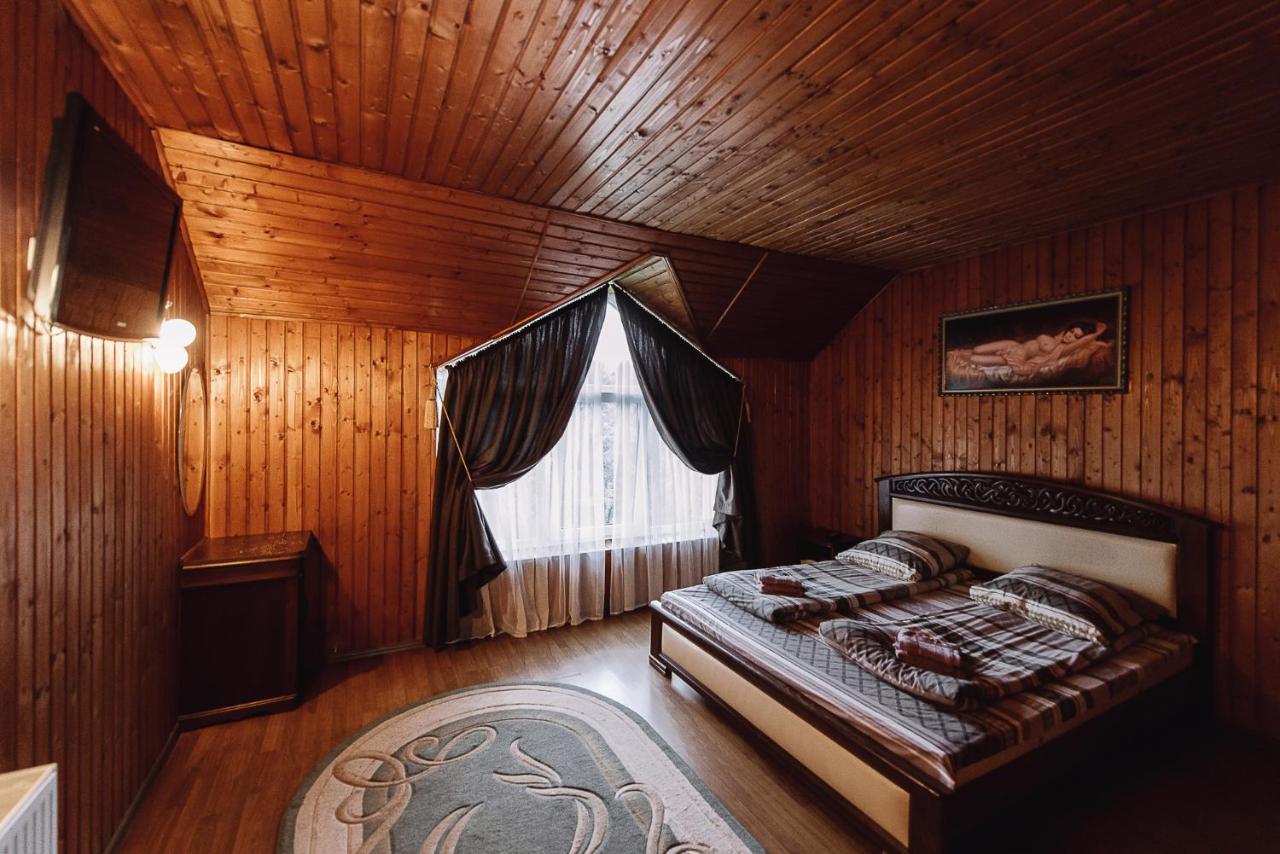 Toga Hotel Yablunytsya Exterior photo