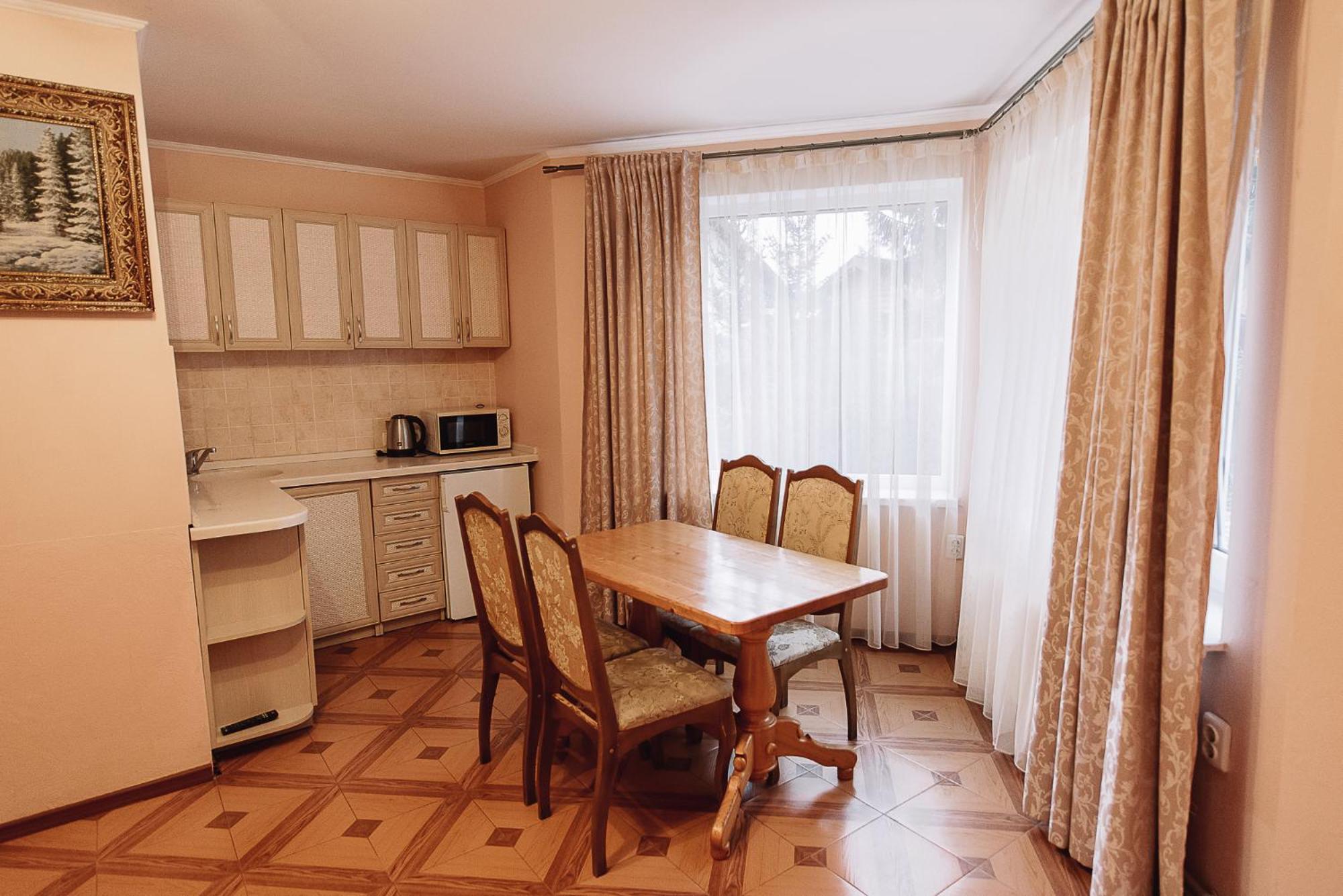 Toga Hotel Yablunytsya Exterior photo